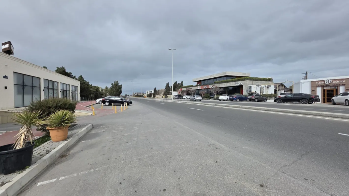 Satılır 5 otaqlı həyət evi 300 m²