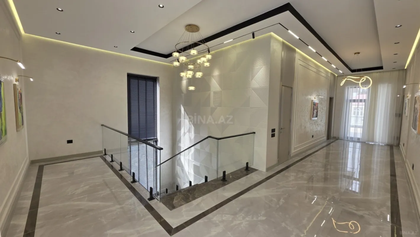 Satılır 5 otaqlı həyət evi 300 m²