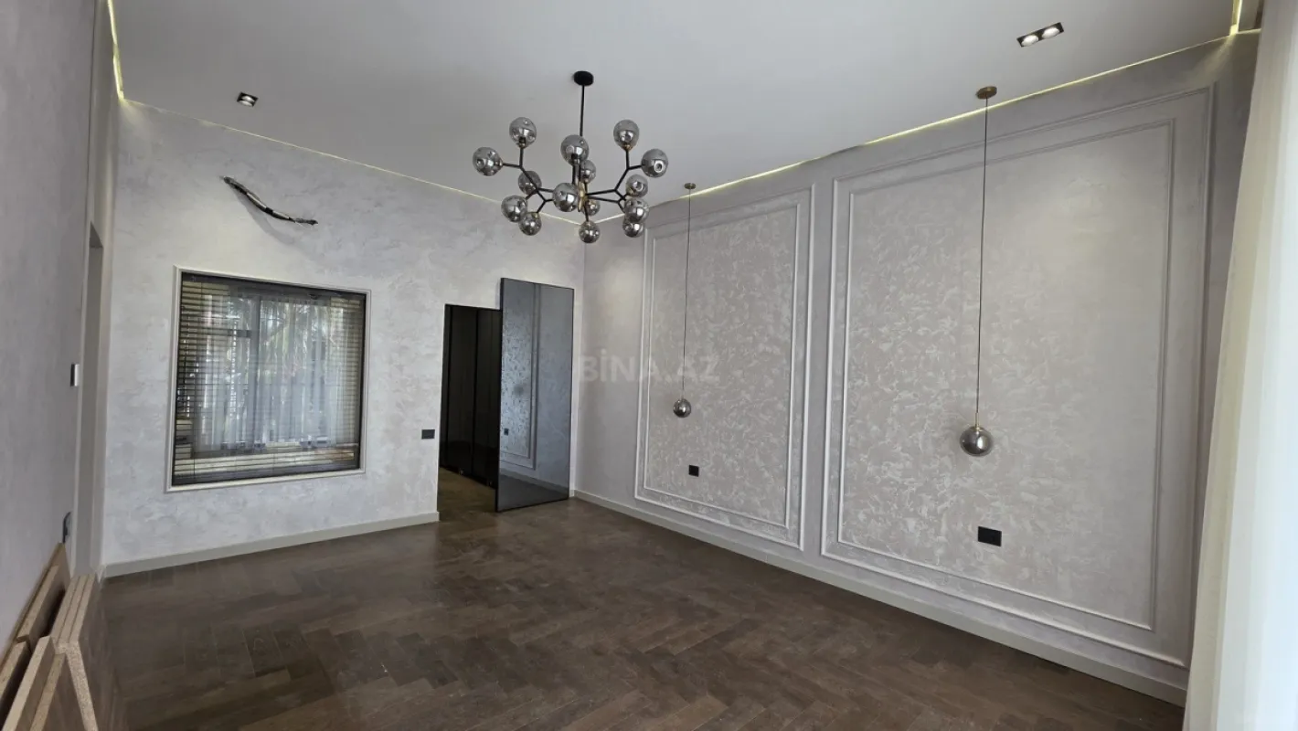 Satılır 5 otaqlı həyət evi 300 m²