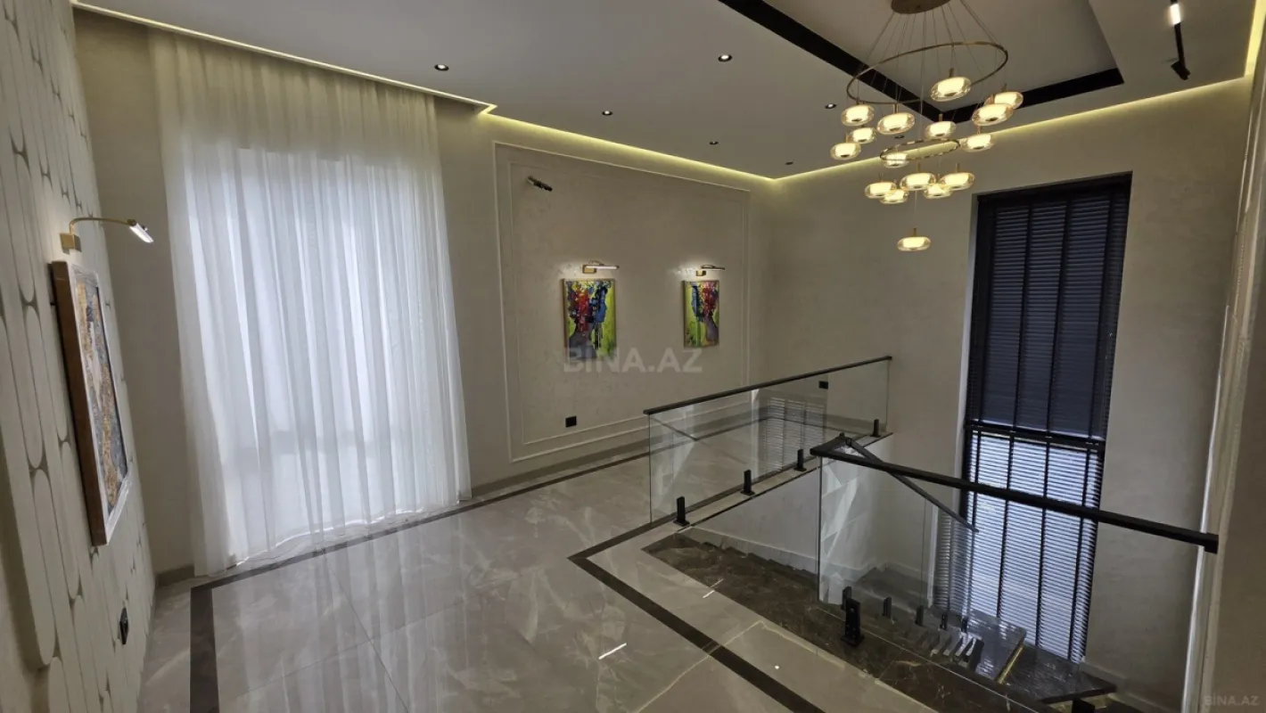 Satılır 5 otaqlı həyət evi 300 m²
