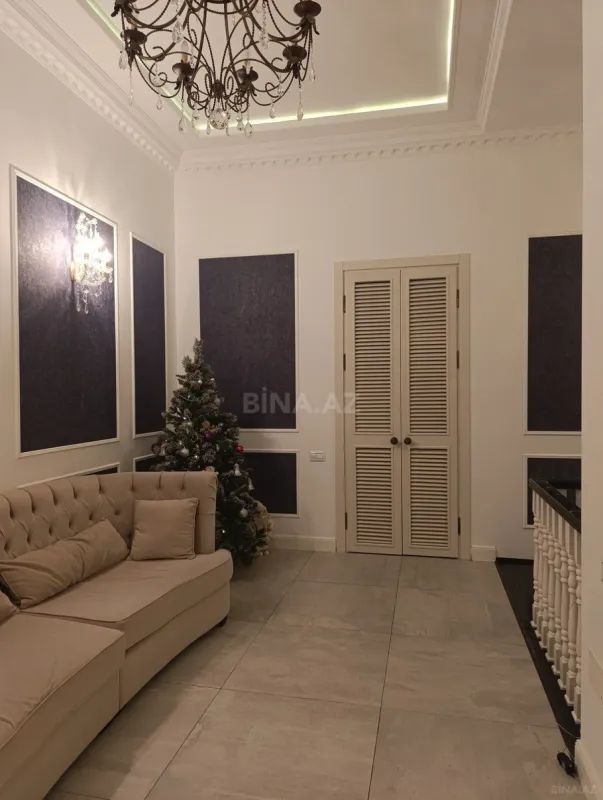 Satılır 5 otaqlı mənzil 380 m²