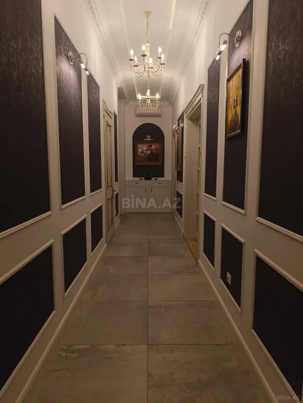 Satılır 5 otaqlı mənzil 380 m²