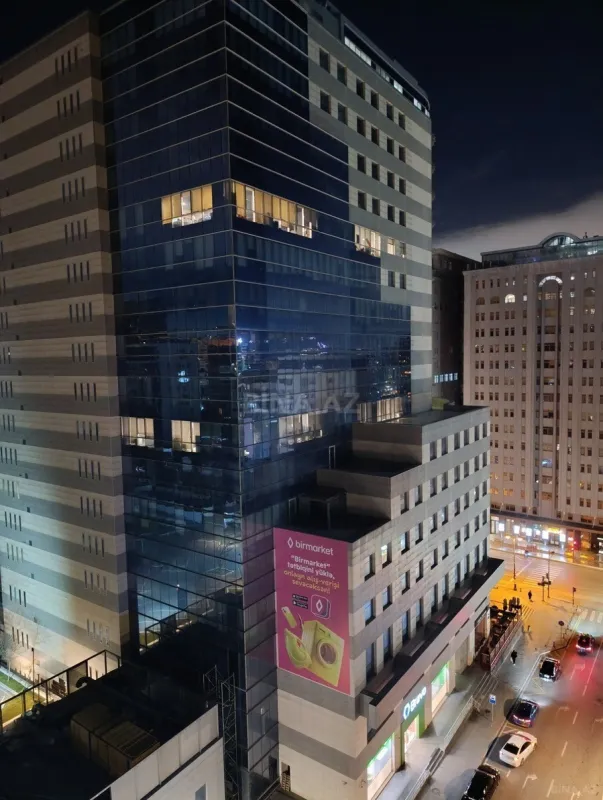 Satılır 5 otaqlı mənzil 380 m²