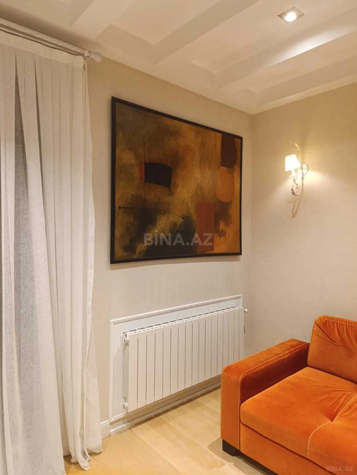 Satılır 5 otaqlı mənzil 380 m²