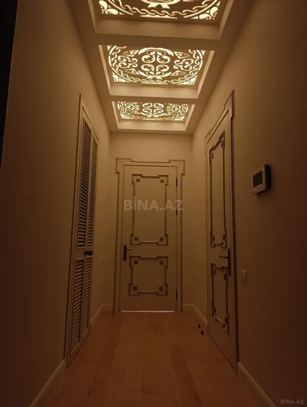 Satılır 5 otaqlı mənzil 380 m²