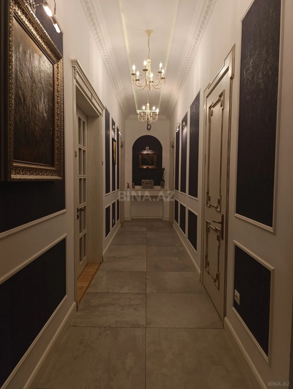 Satılır 5 otaqlı mənzil 380 m²