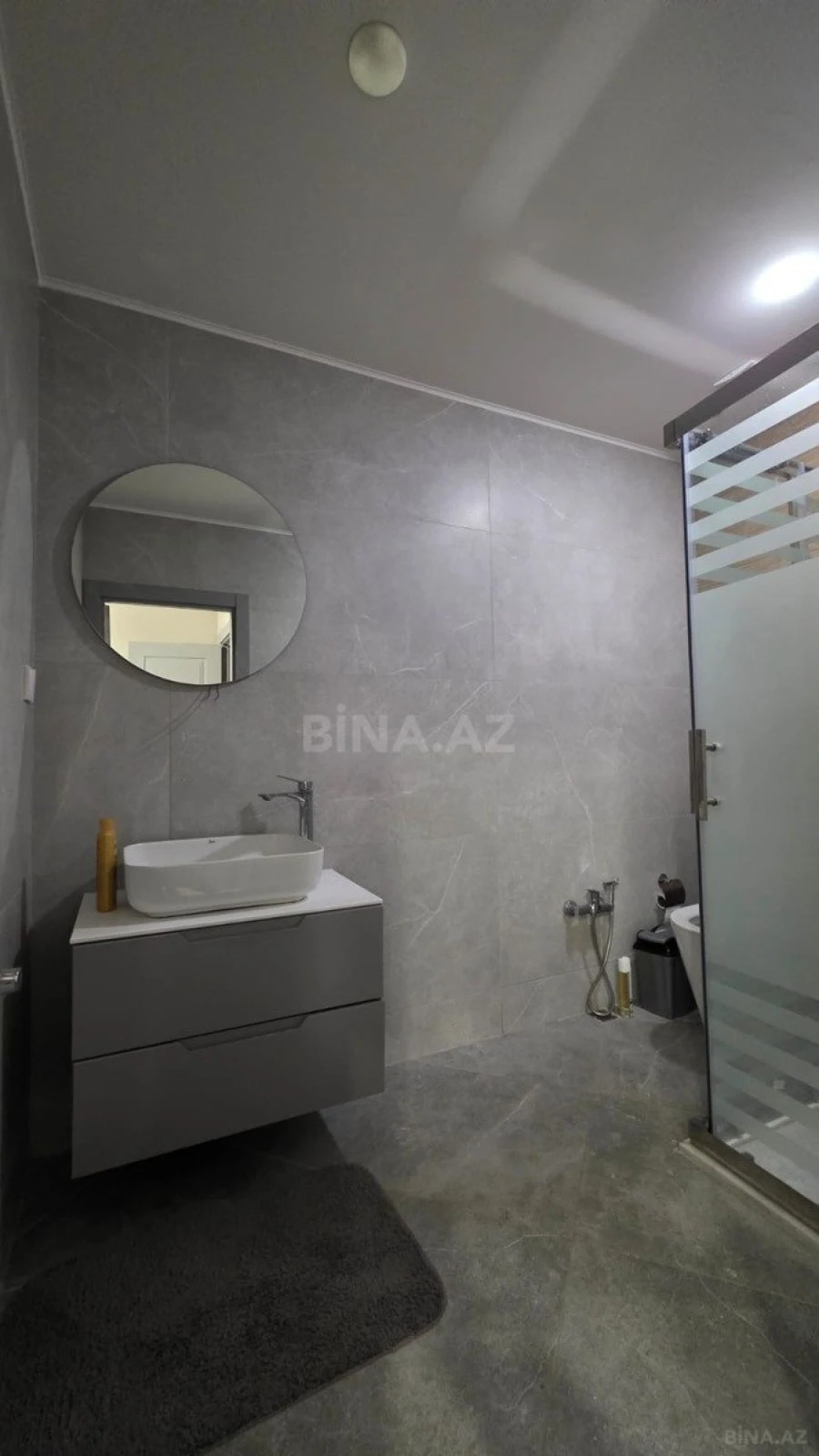 Kirayə verilir 2 otaqlı mənzil 90 m²
