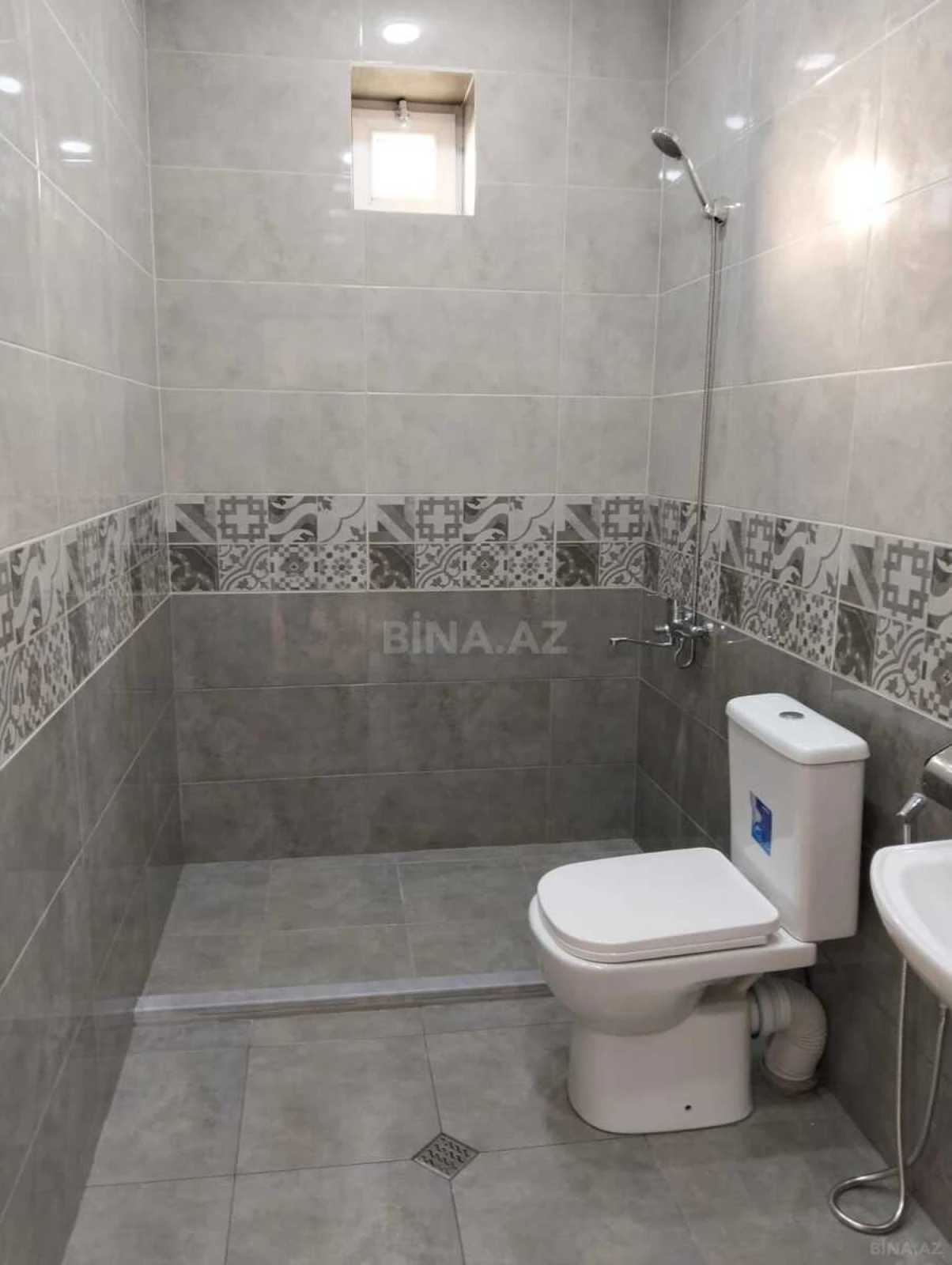 Satılır 3 otaqlı həyət evi 288 m²
