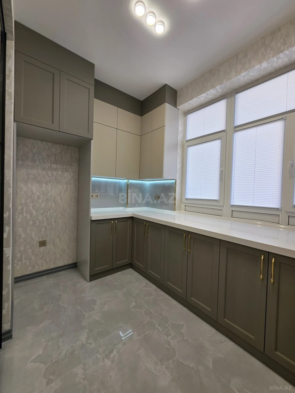 Satılır 3 otaqlı mənzil 96 m²
