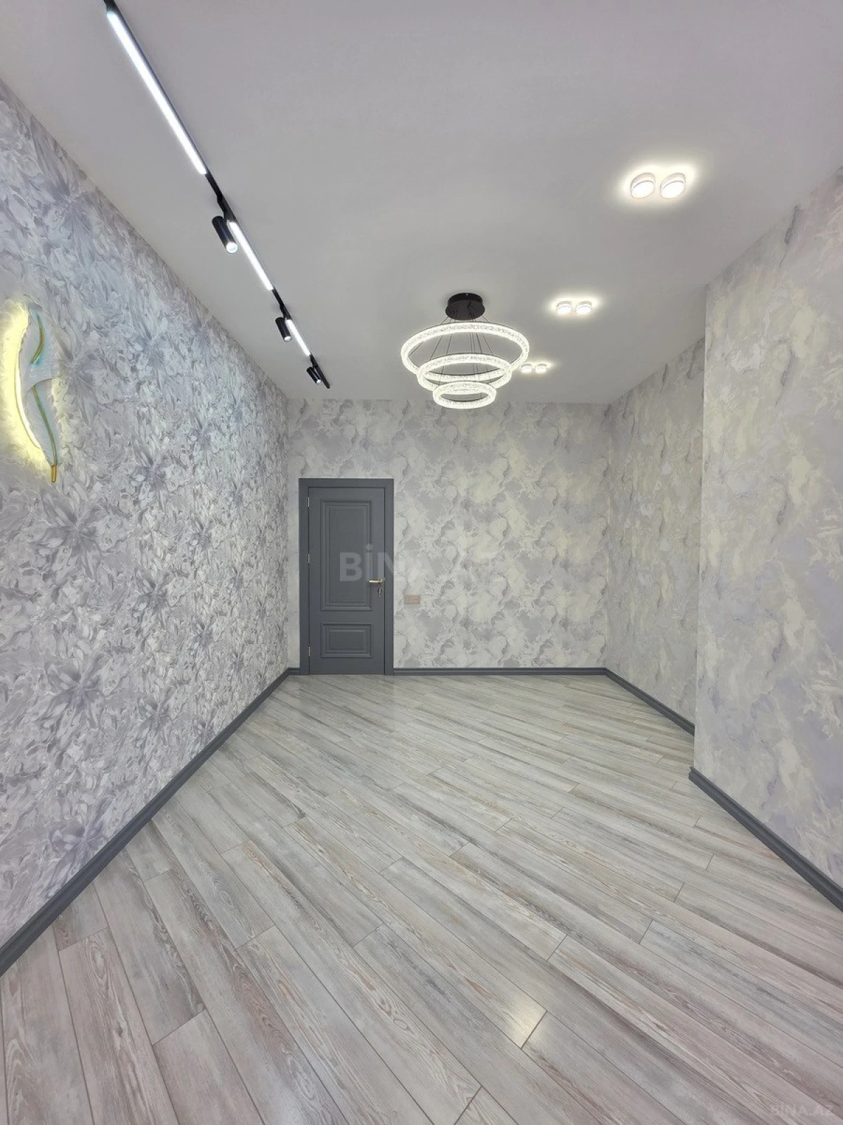 Satılır 3 otaqlı mənzil 96 m²