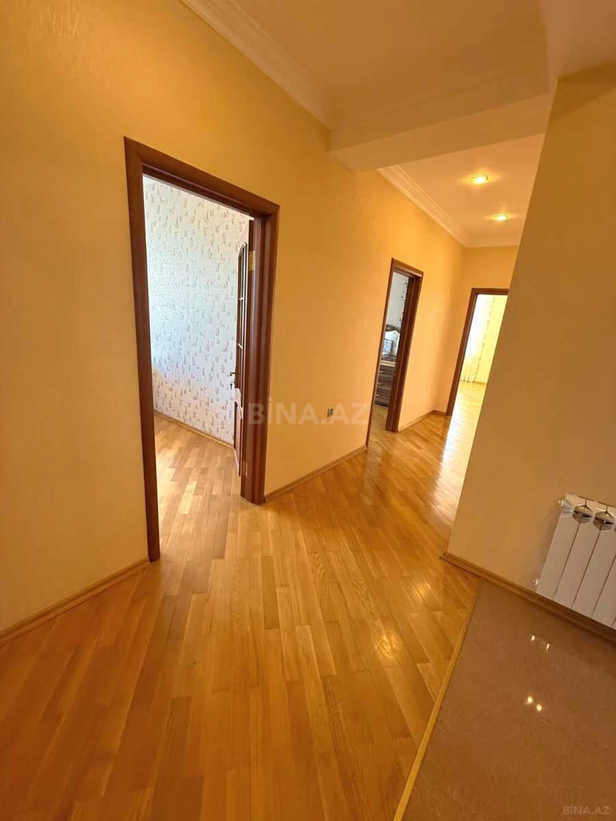 Satılır 2 otaqlı mənzil 104 m²