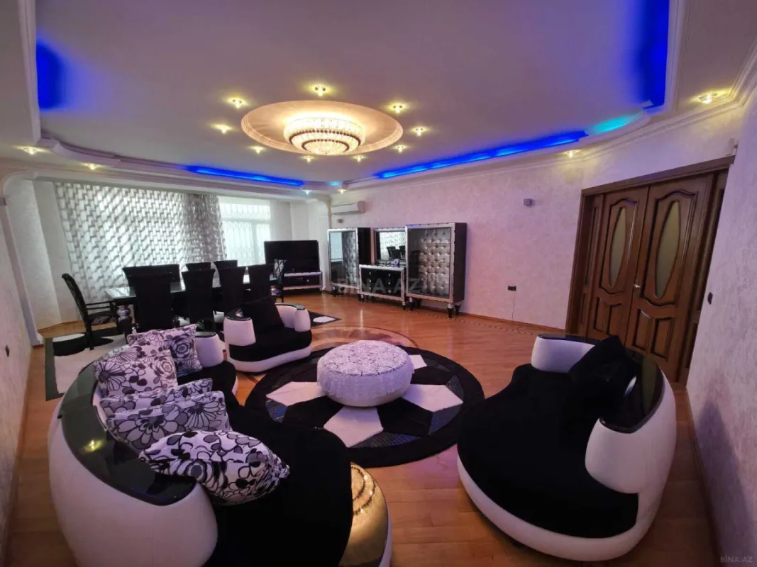 Kirayə verilir 3 otaqlı mənzil 195 m²