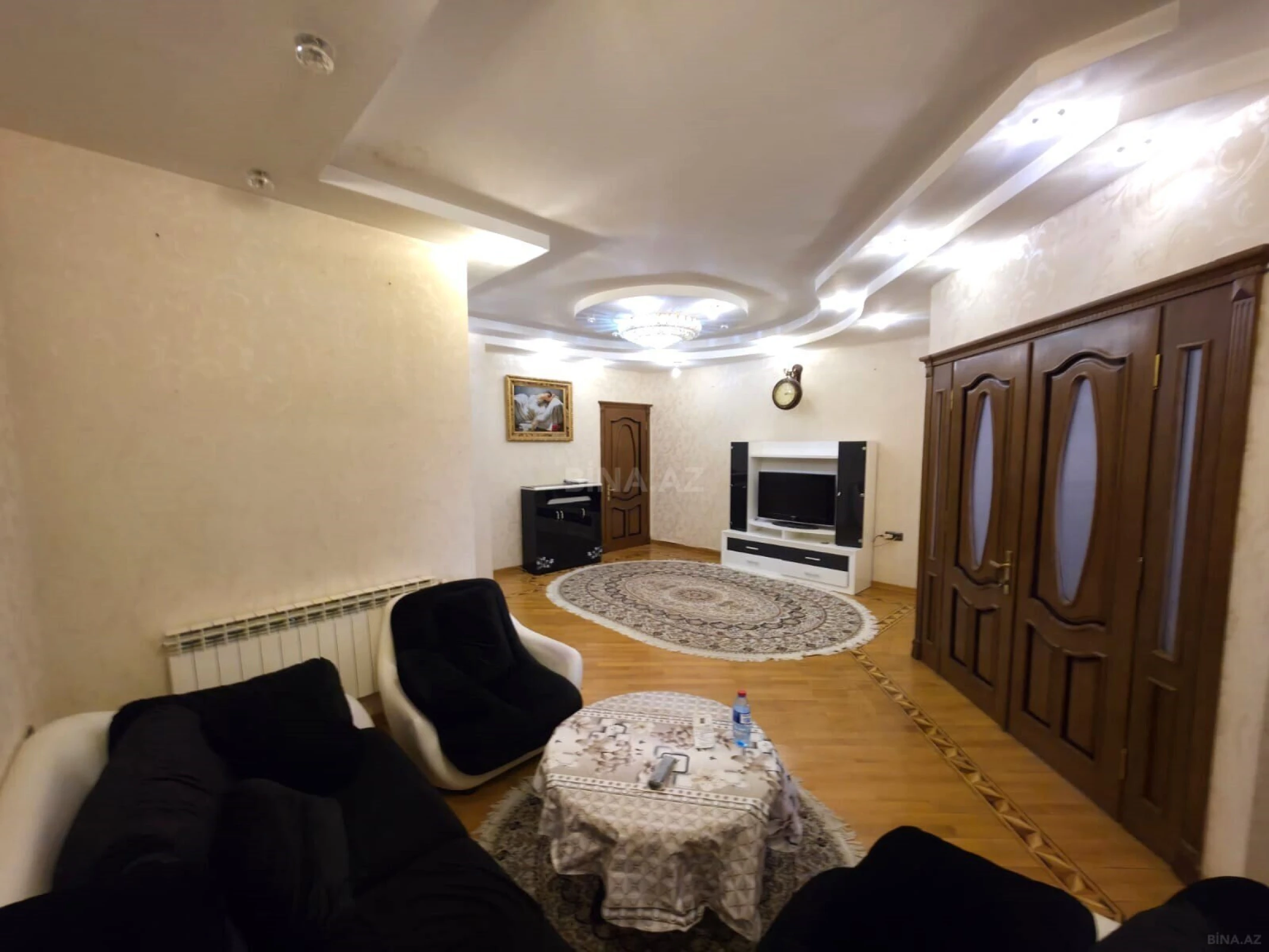 Kirayə verilir 3 otaqlı mənzil 195 m²