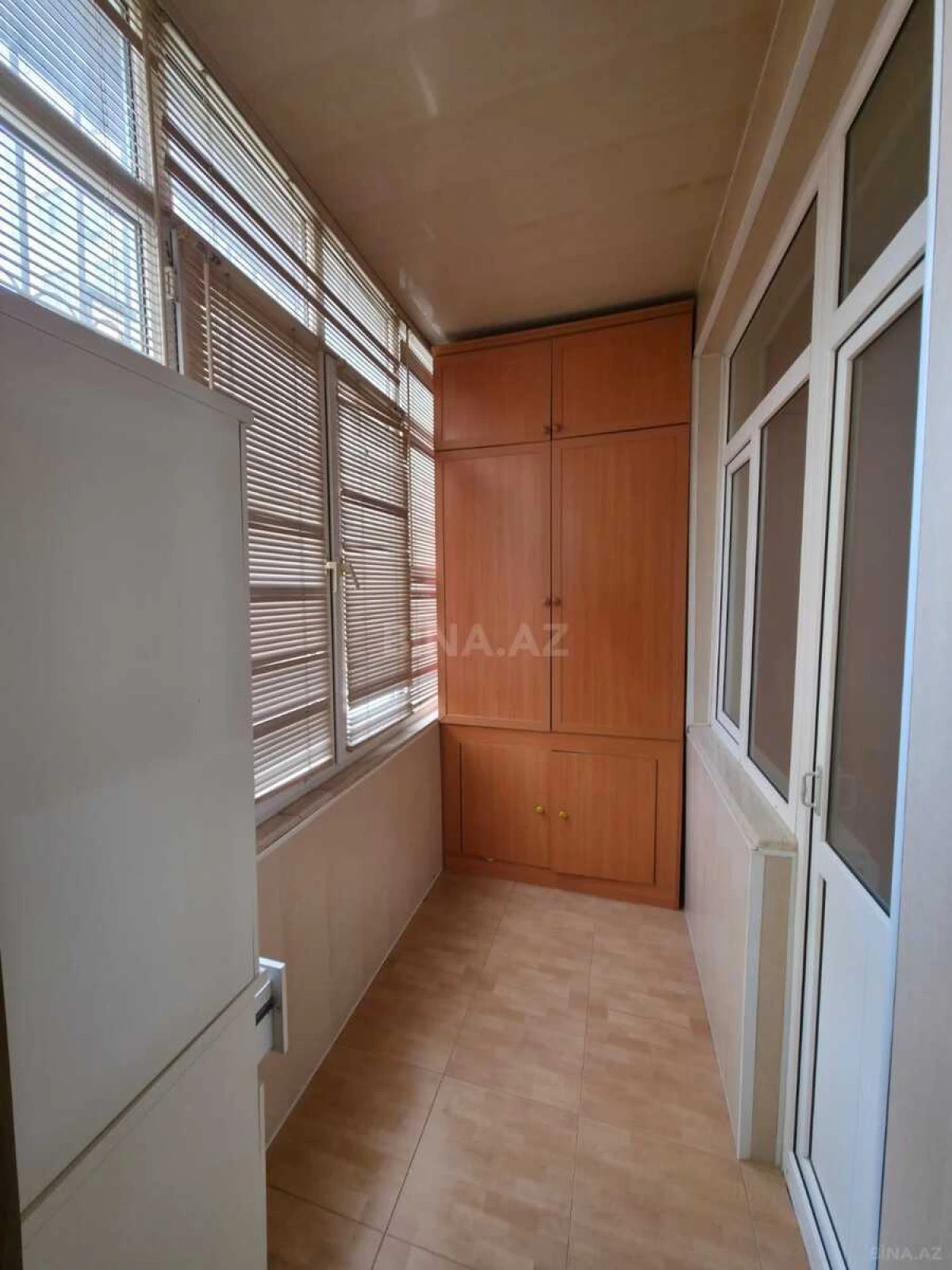 Kirayə verilir 3 otaqlı mənzil 195 m²