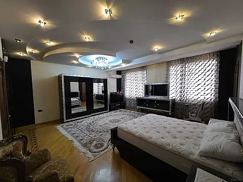 Kirayə verilir 3 otaqlı mənzil 195 m²