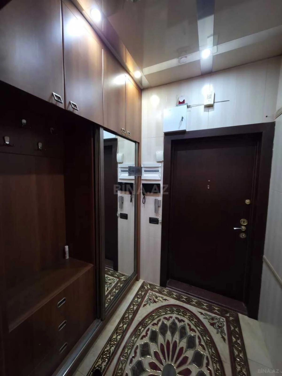 Kirayə verilir 3 otaqlı mənzil 195 m²