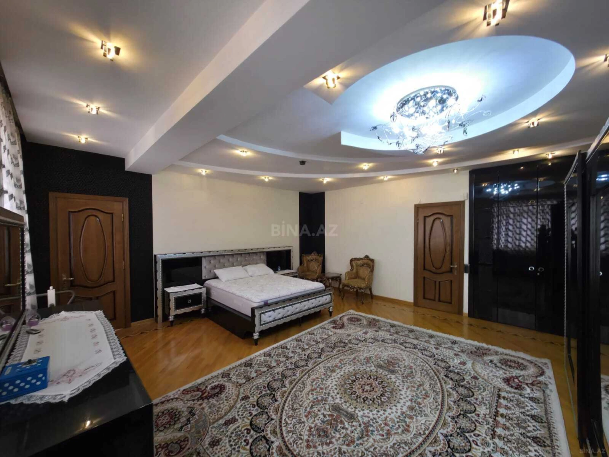 Kirayə verilir 3 otaqlı mənzil 195 m²
