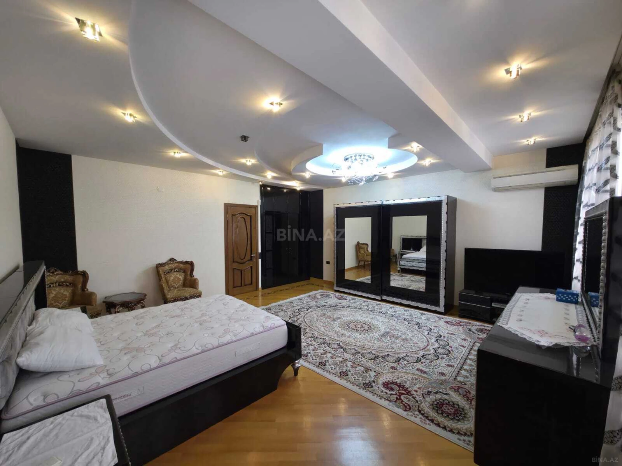 Kirayə verilir 3 otaqlı mənzil 195 m²