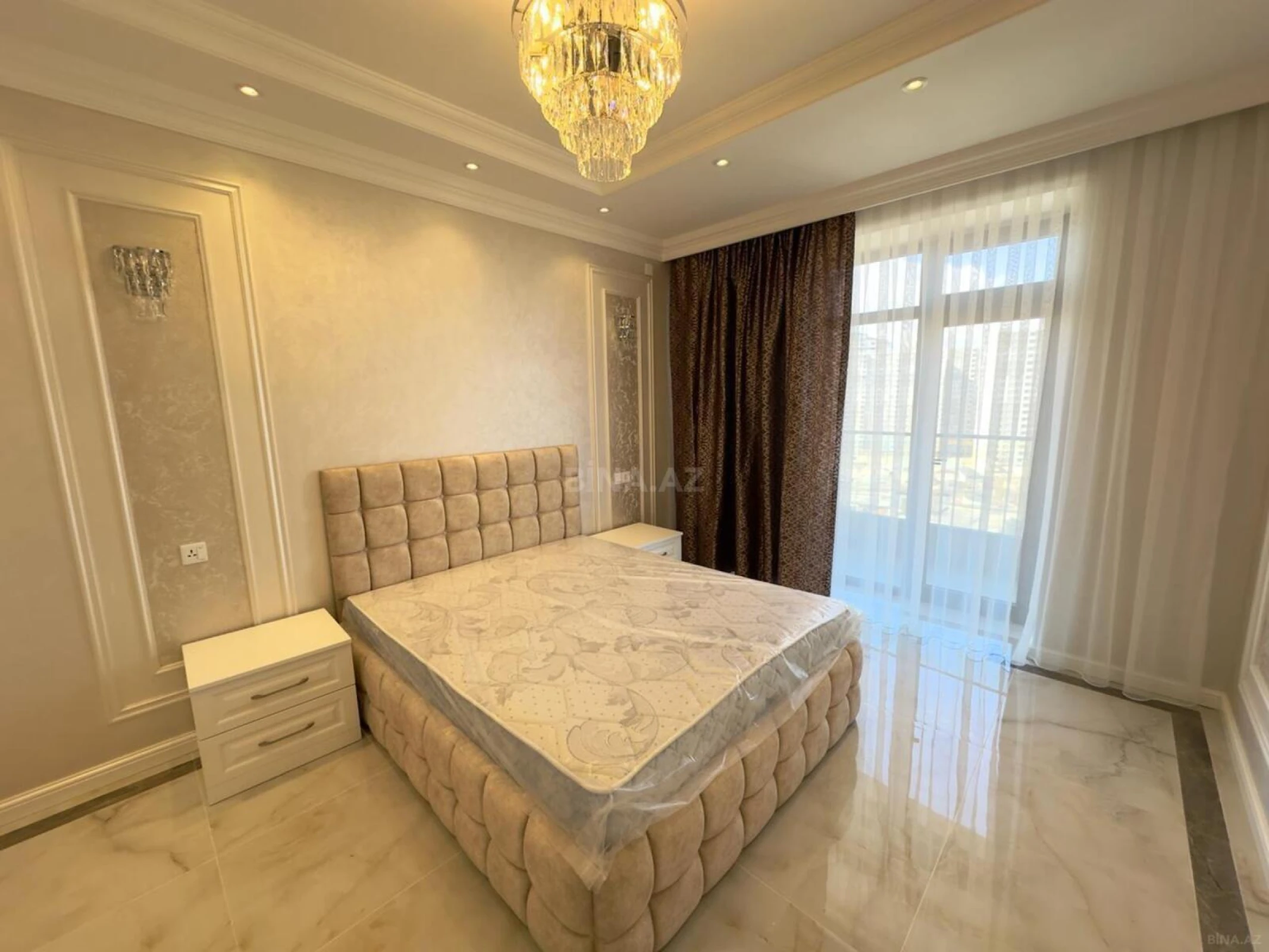 Kirayə verilir 2 otaqlı mənzil 120 m²