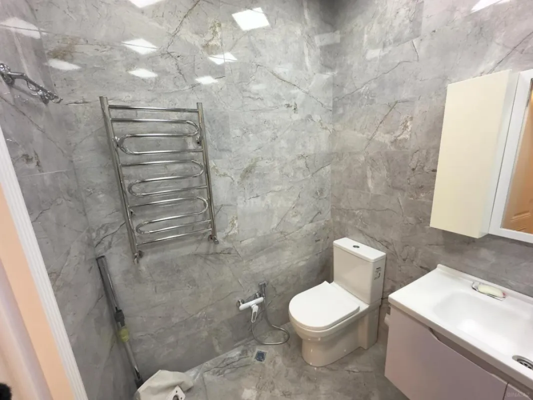 Kirayə verilir 2 otaqlı mənzil 120 m²