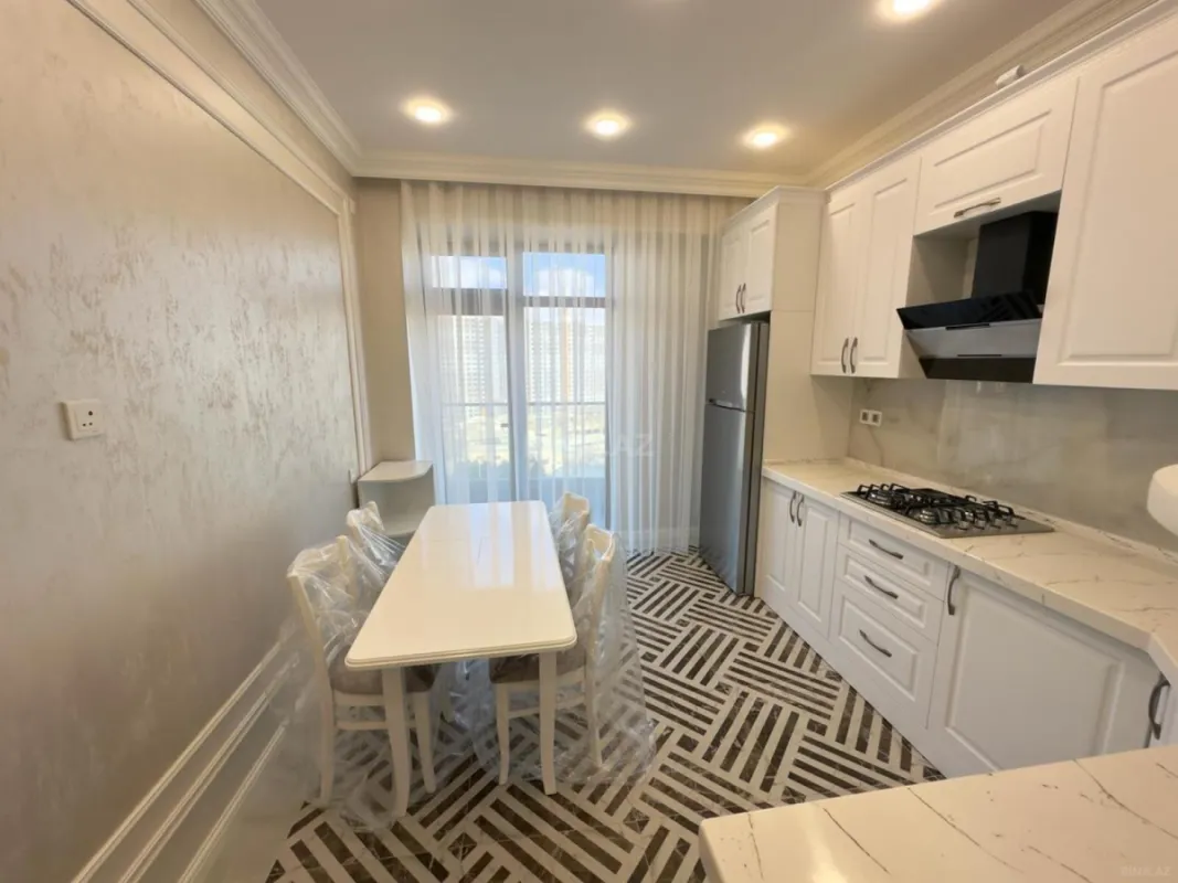 Kirayə verilir 2 otaqlı mənzil 120 m²