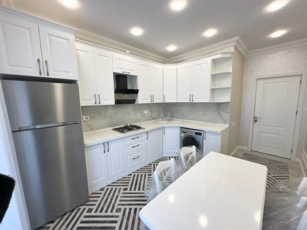 Kirayə verilir 2 otaqlı mənzil 120 m²