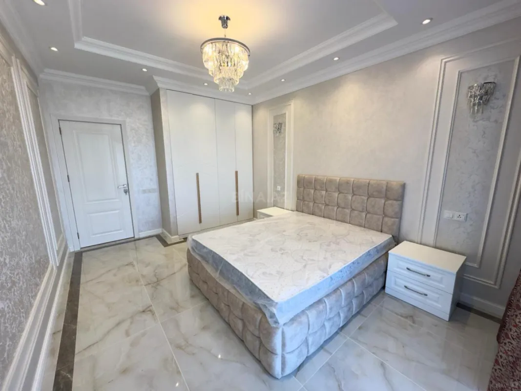 Kirayə verilir 2 otaqlı mənzil 120 m²