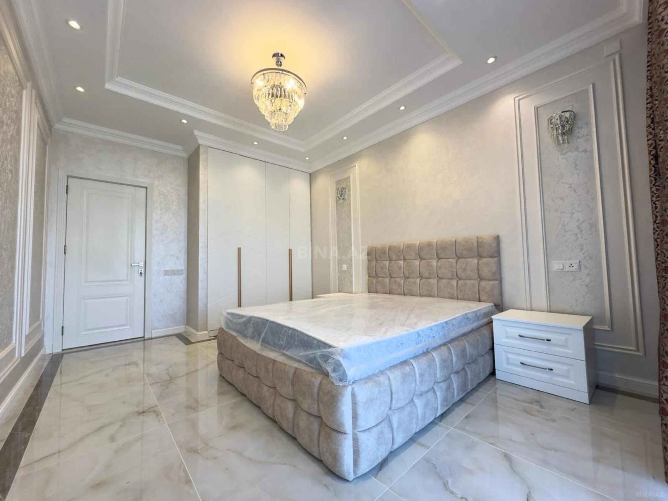 Kirayə verilir 2 otaqlı mənzil 120 m²