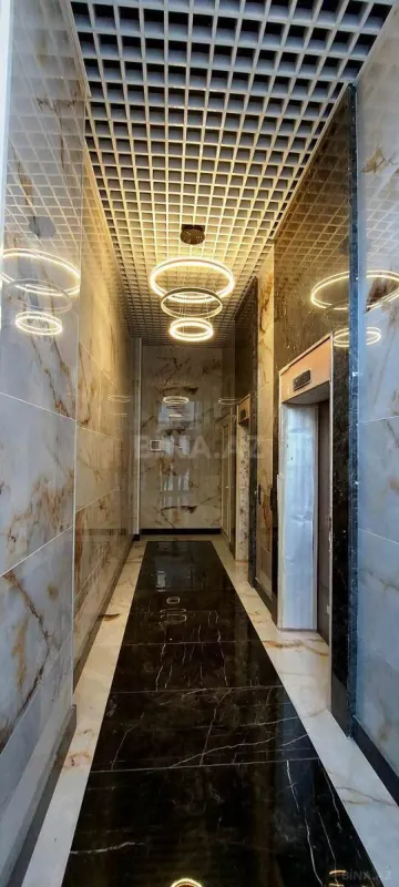 Satılır 4 otaqlı mənzil 181 m²
