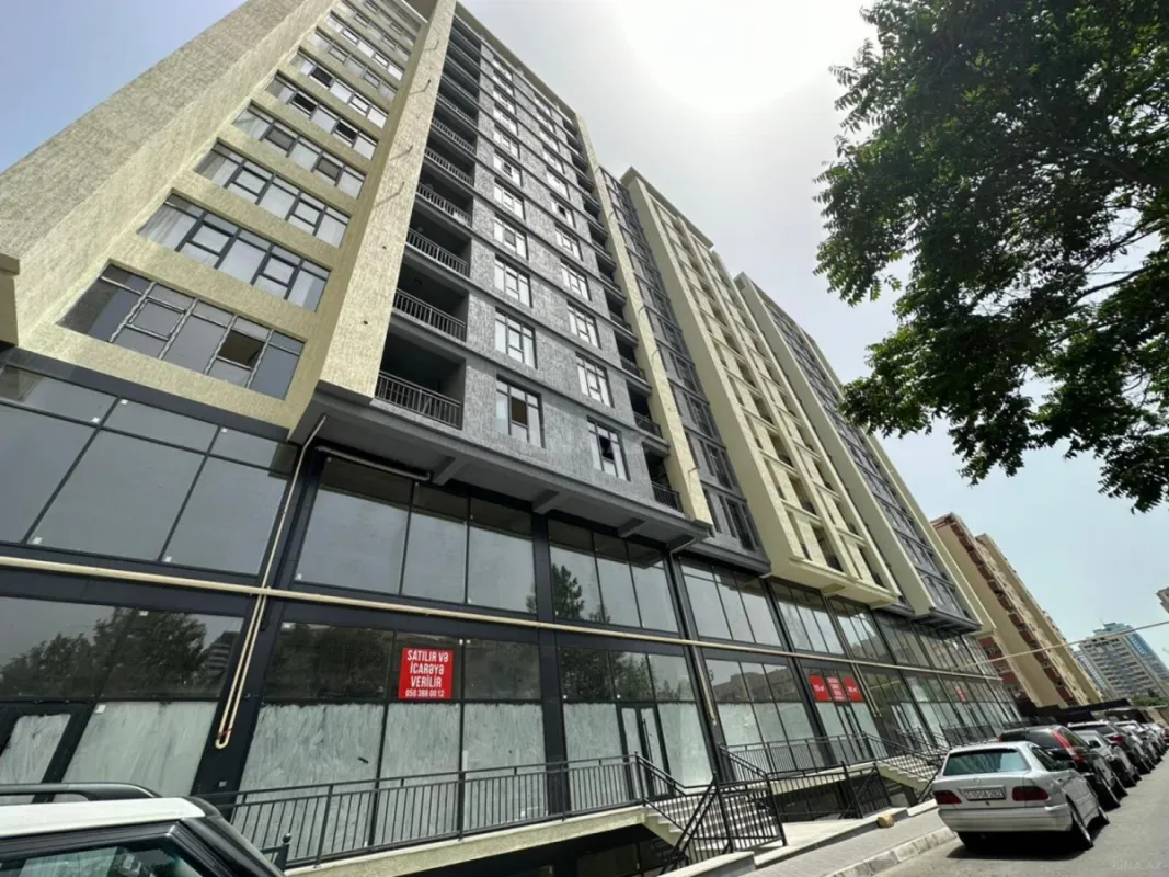Satılır 4 otaqlı mənzil 181 m²
