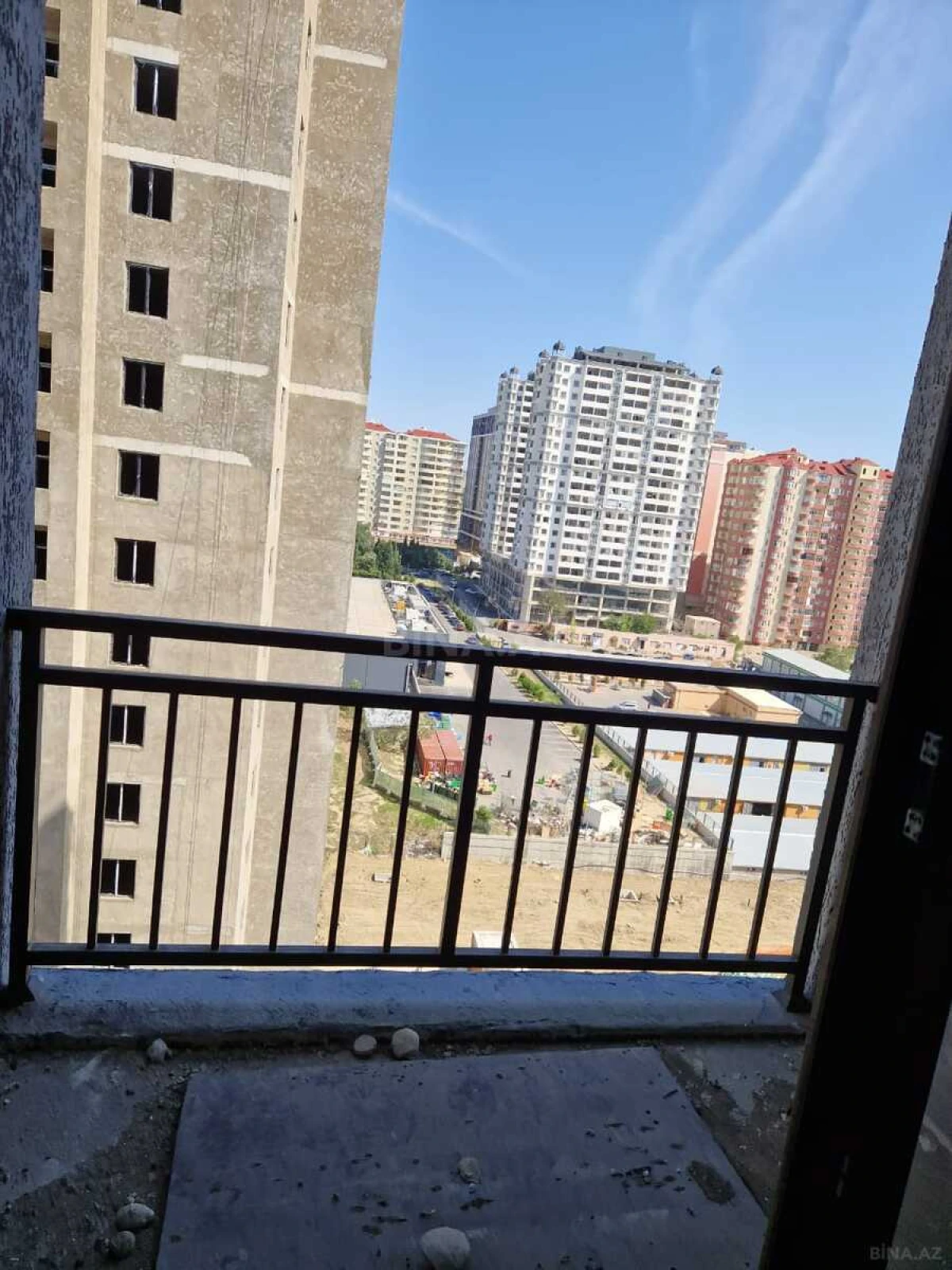 Satılır 4 otaqlı mənzil 181 m²
