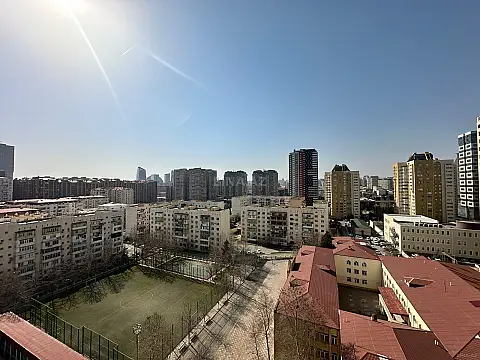 Satılır 4 otaqlı mənzil 181 m²