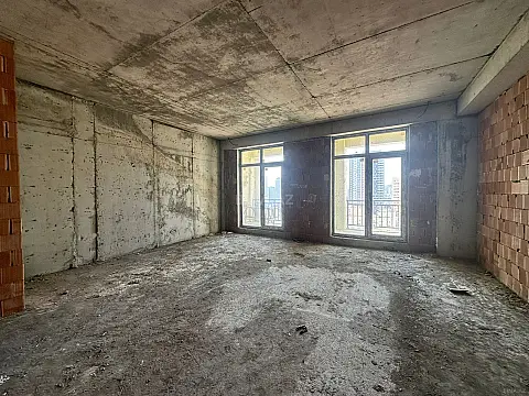 Satılır 4 otaqlı mənzil 181 m²