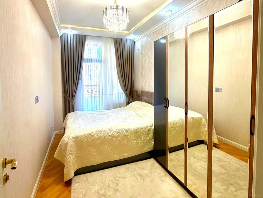 Satılır 3 otaqlı mənzil 91 m²