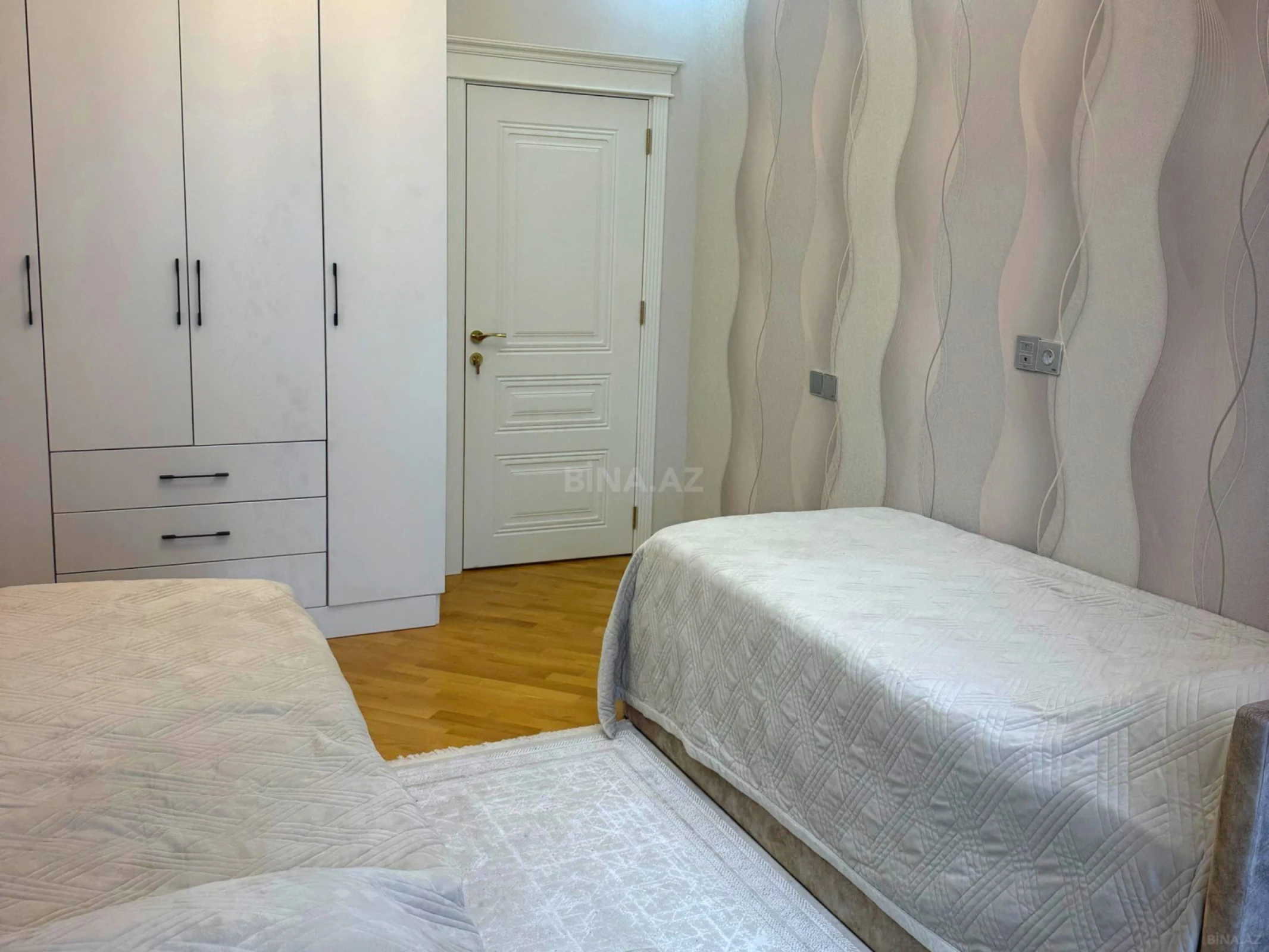 Satılır 3 otaqlı mənzil 91 m²