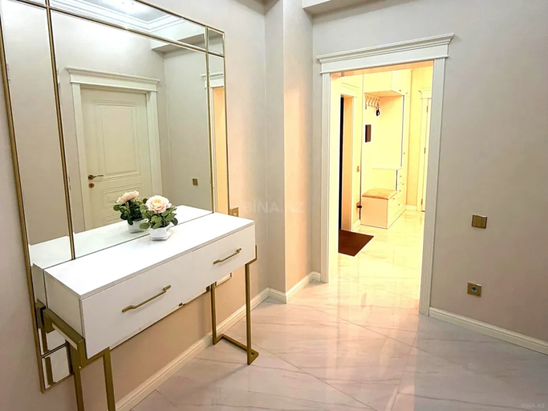 Satılır 3 otaqlı mənzil 91 m²