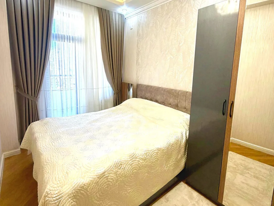 Satılır 3 otaqlı mənzil 91 m²