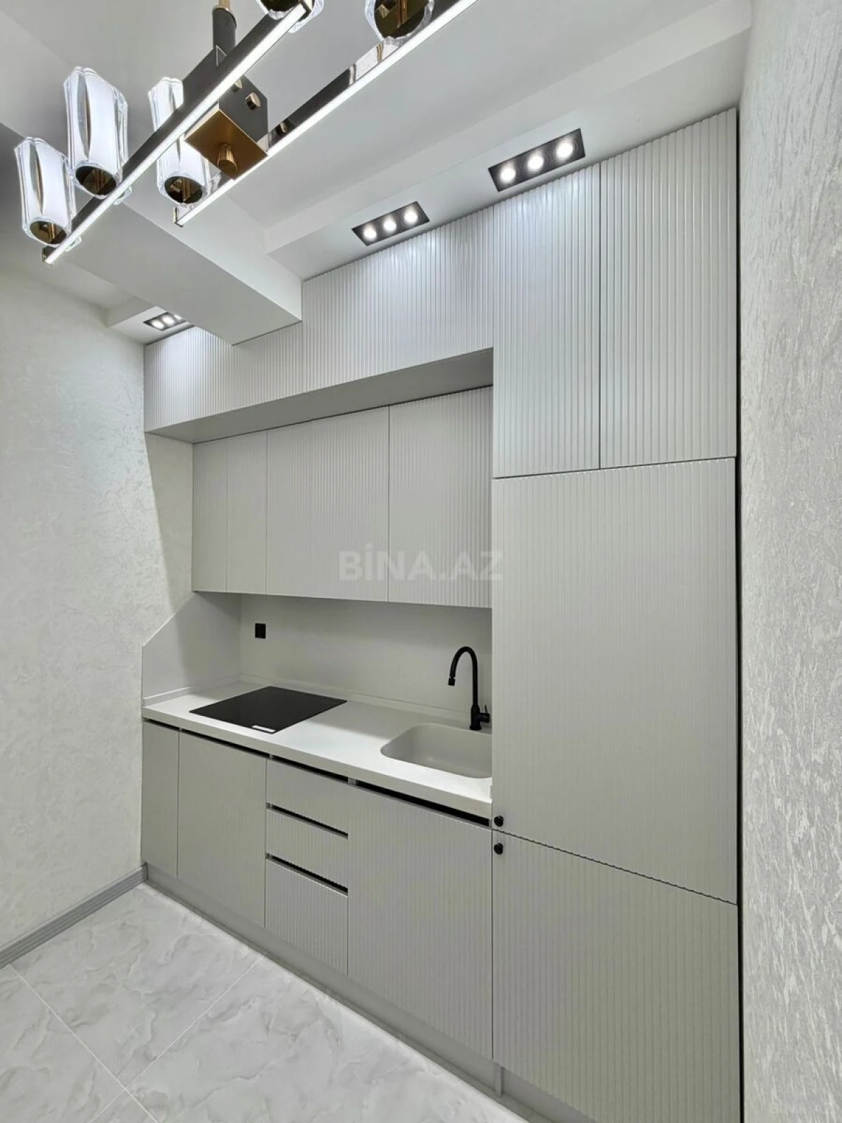 Satılır 2 otaqlı mənzil 52 m²