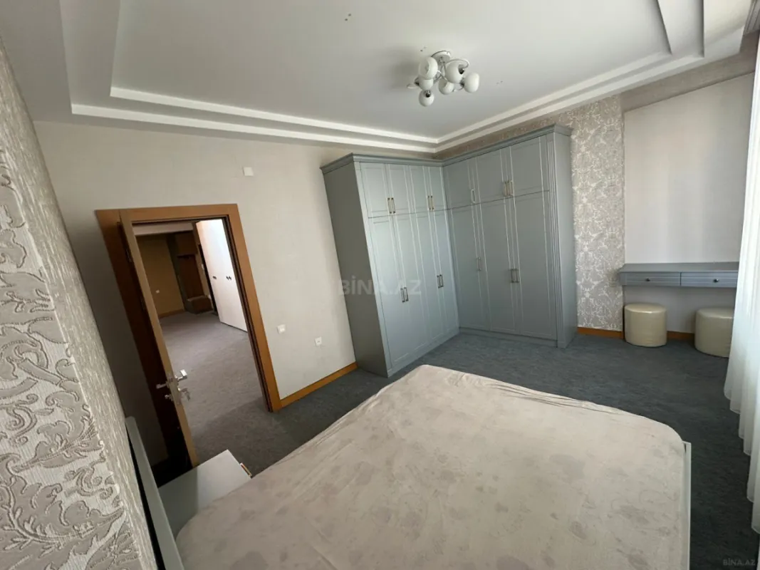 Kirayə verilir 3 otaqlı mənzil 131 m²