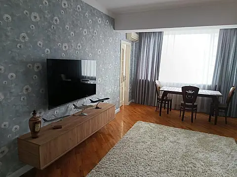 Kirayə verilir 3 otaqlı mənzil 90 m² — Bakı, Xətai m/s yanı 3 otaq 90.00 m²