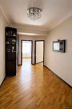 Satılır 3 otaqlı mənzil 130 m²