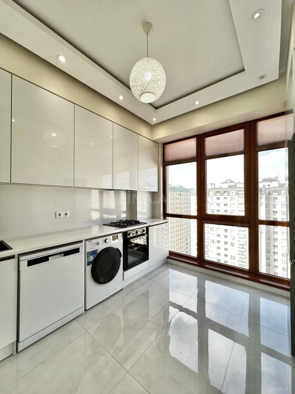 Satılır 3 otaqlı mənzil 99 m²