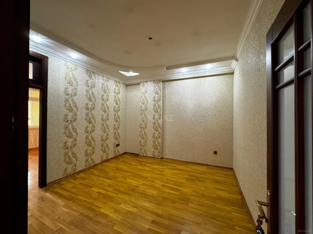 Satılır 3 otaqlı mənzil 120 m²