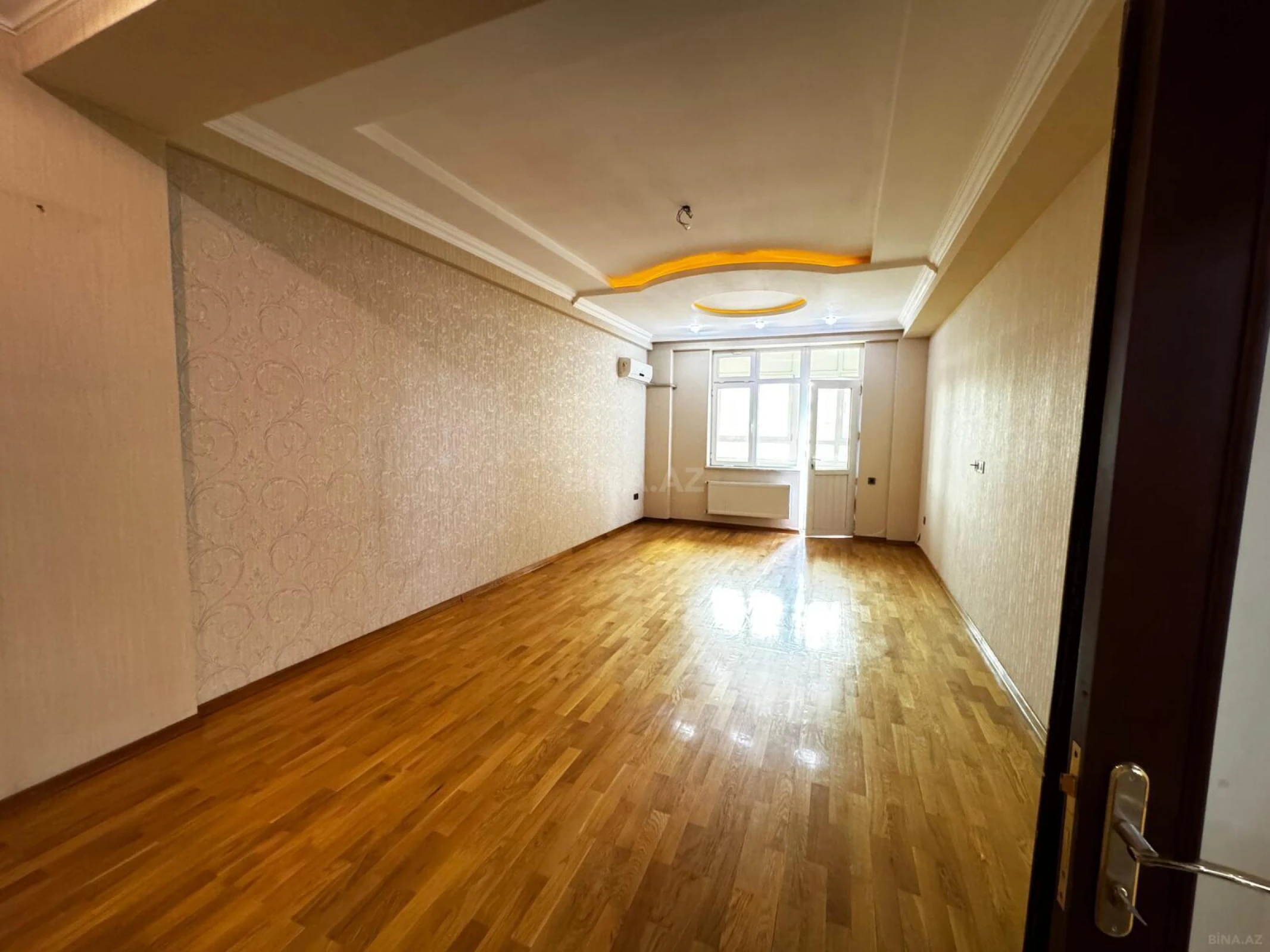 Satılır 3 otaqlı mənzil 120 m²