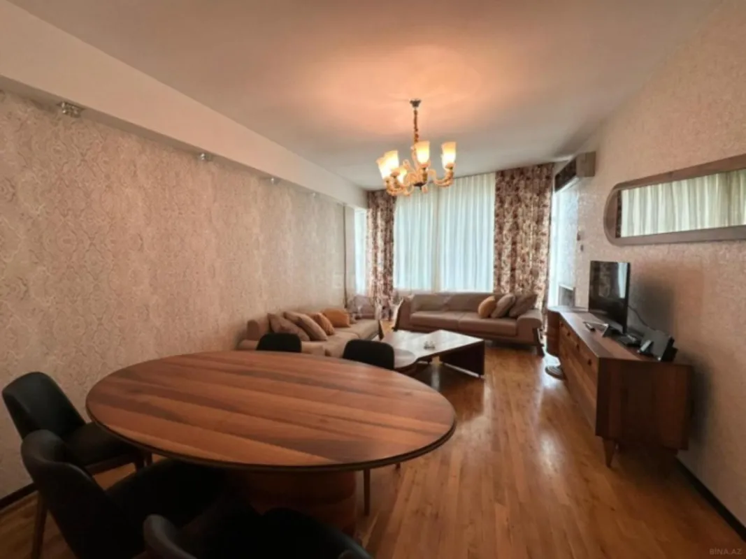 Kirayə verilir 3 otaqlı mənzil 120 m²