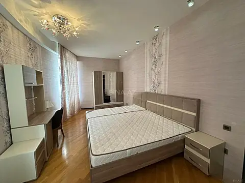 Kirayə verilir 3 otaqlı mənzil 120 m²