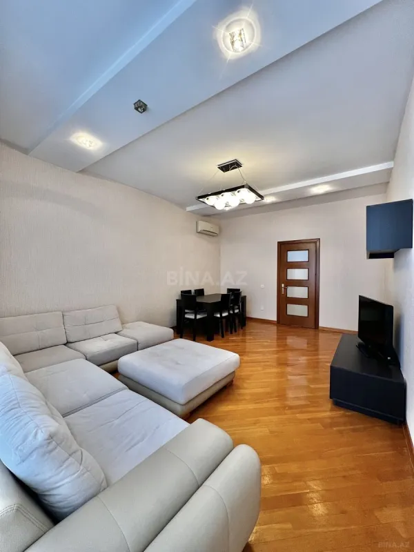 Satılır 3 otaqlı mənzil 138 m²