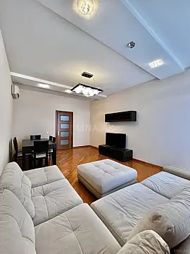 Satılır 3 otaqlı mənzil 138 m²