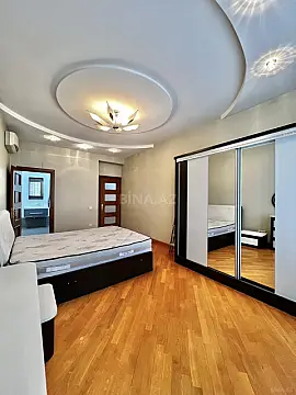 Satılır 3 otaqlı mənzil 138 m²