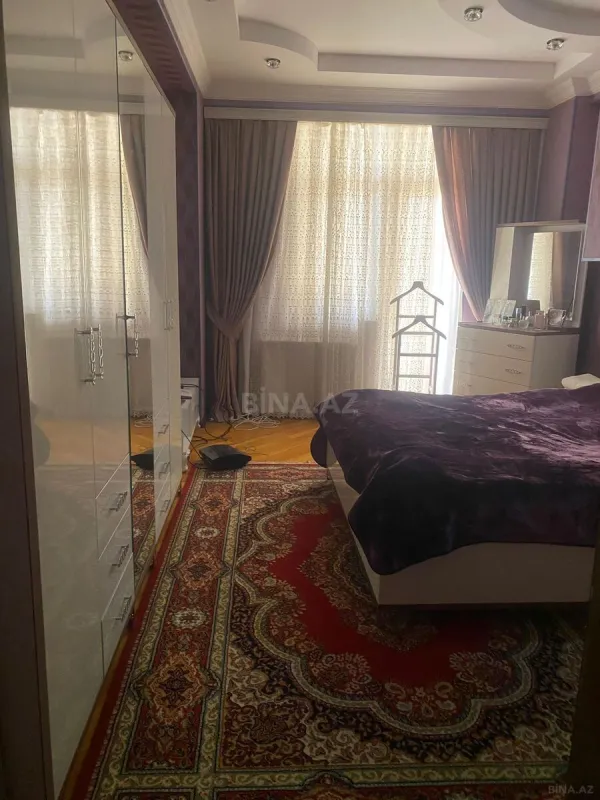 Kirayə verilir 3 otaqlı mənzil 140 m²